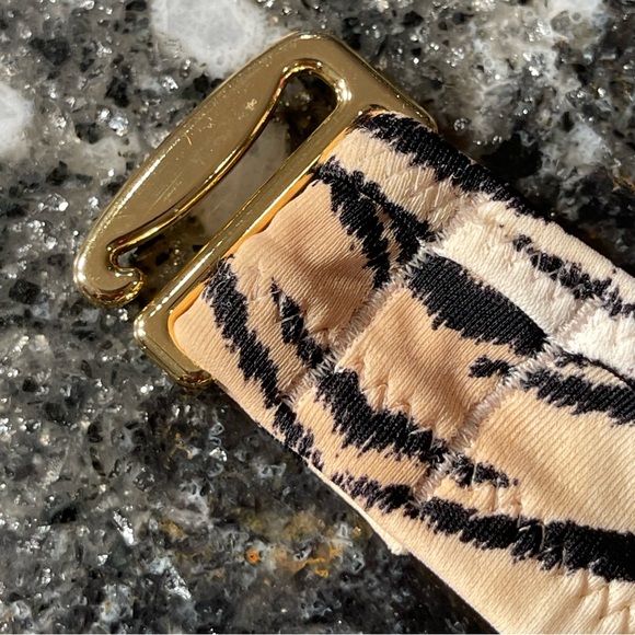 Lot of four Victorias Secret bikini tops all 36C, tops only - Picture 5 of 11